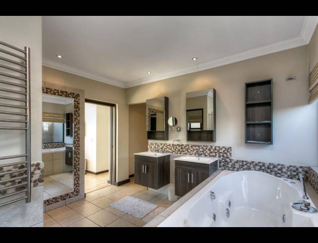 3 BEDROOM CLUSTER FOR SALE IN MORNINGSIDE